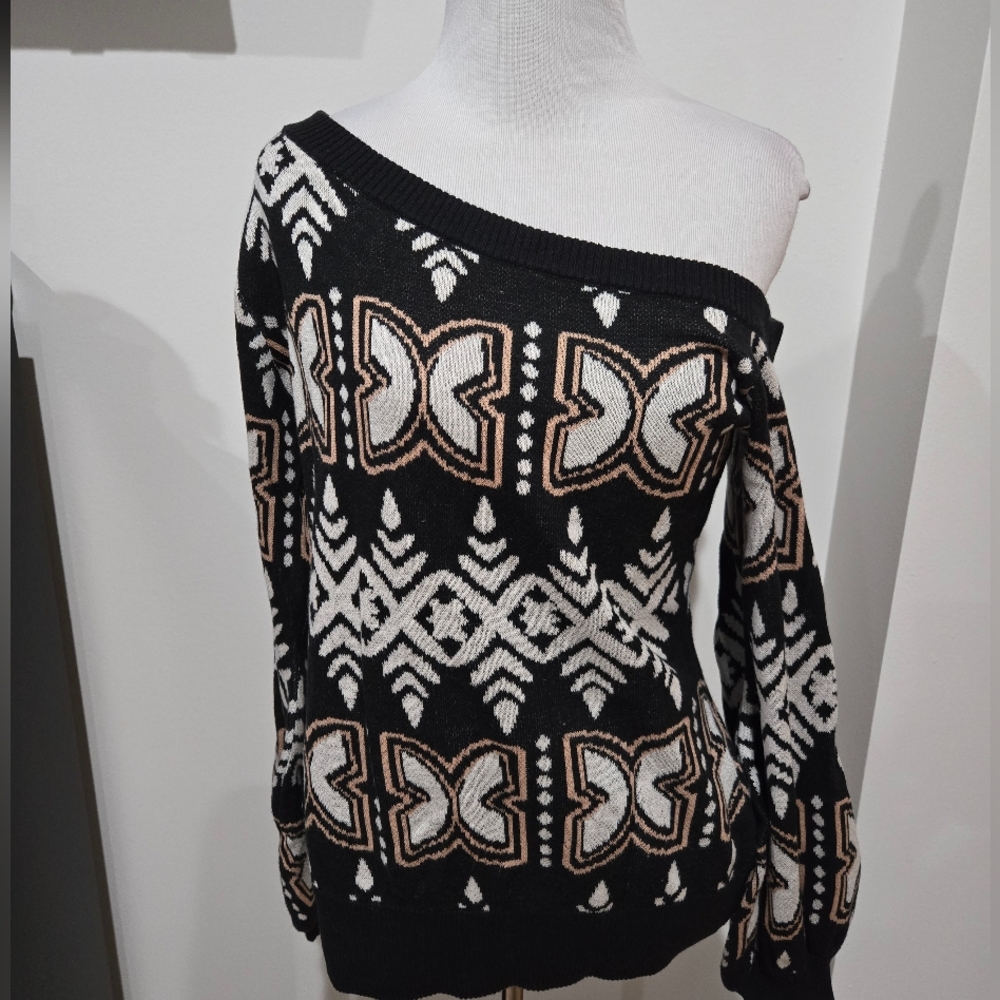 Diyanu Off-Shoulder African Print Sweater